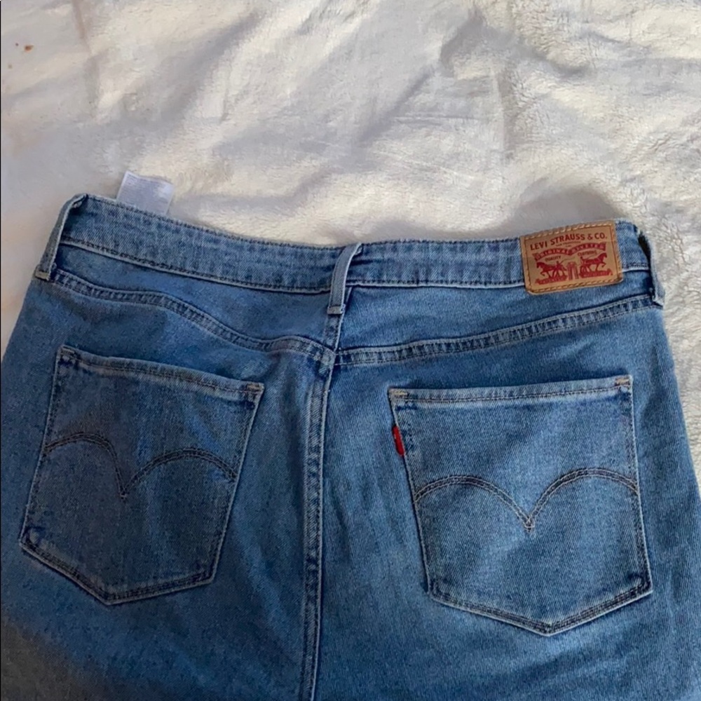 Jeans - Picture 3 of 3